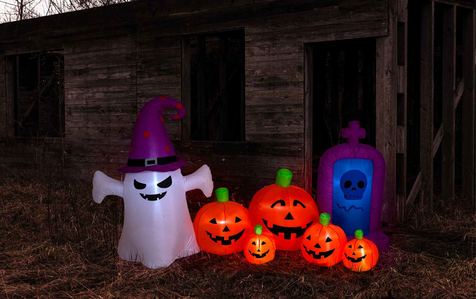 Europalms Halloween Aufblasbare Figur Geist mit Kürbissen, animiert, 244cm