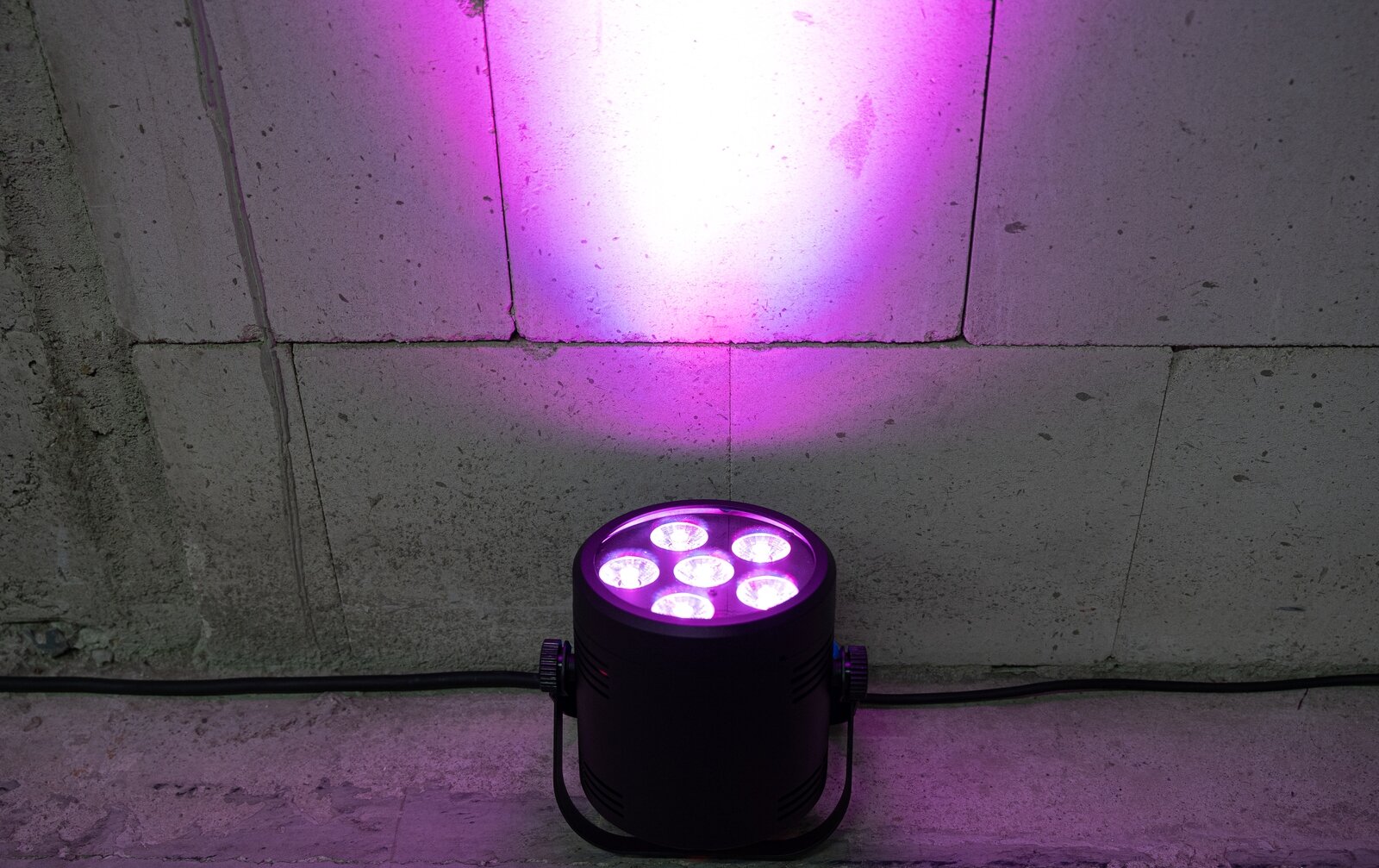 Eurolite LED Silent Par 6 QCL Floor sw