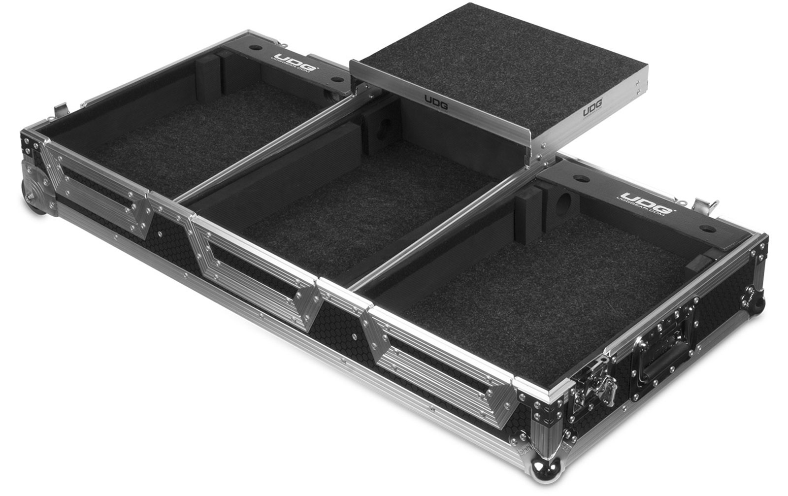 UDG Ultimate Flight Case Set Pioneer CDJ 2000/900 Nexus II Silver Plus (L&W) (U92026SL)