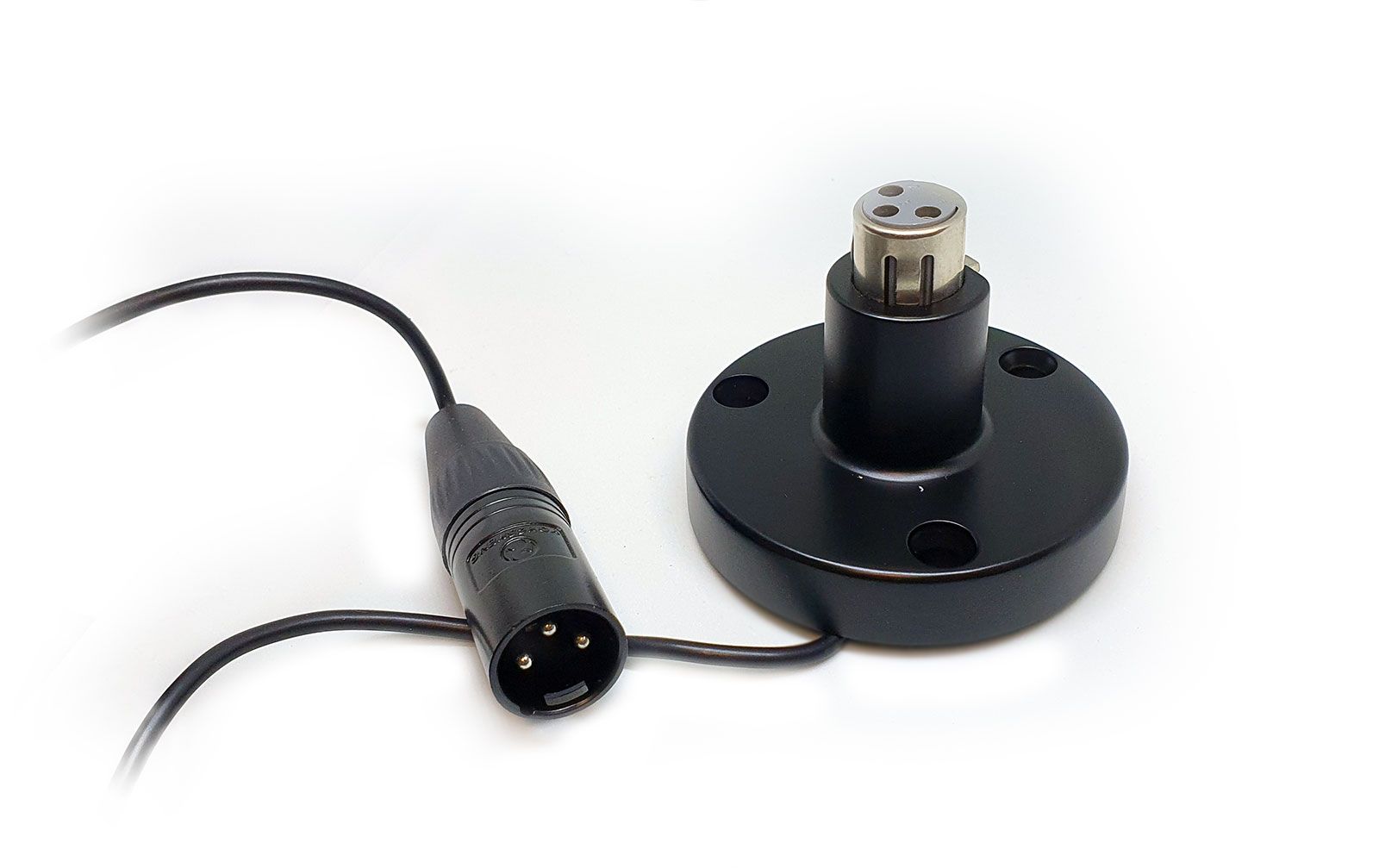 Samson XFM1-XLR flange mount with cable