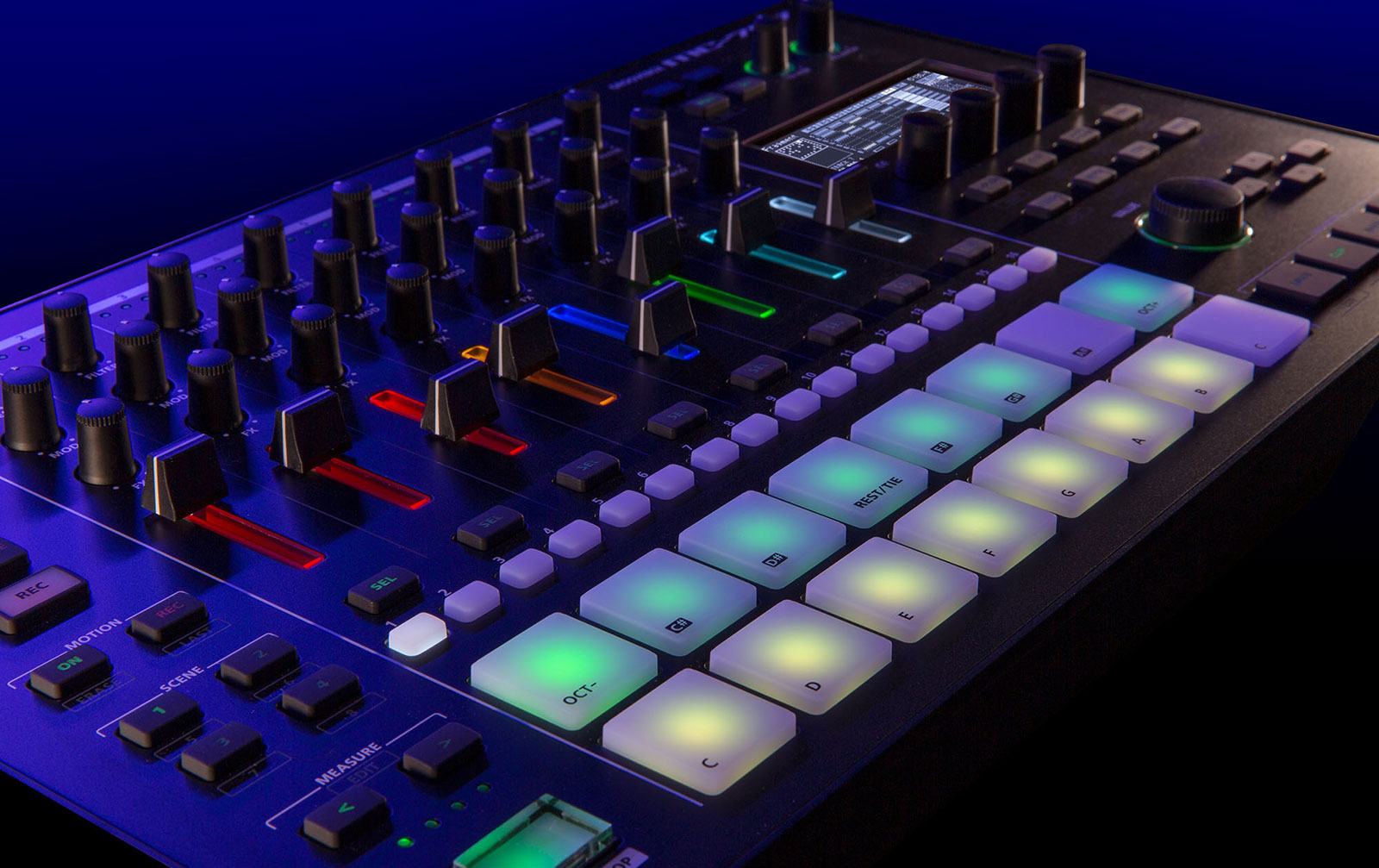 Roland MC-707 Groovebox