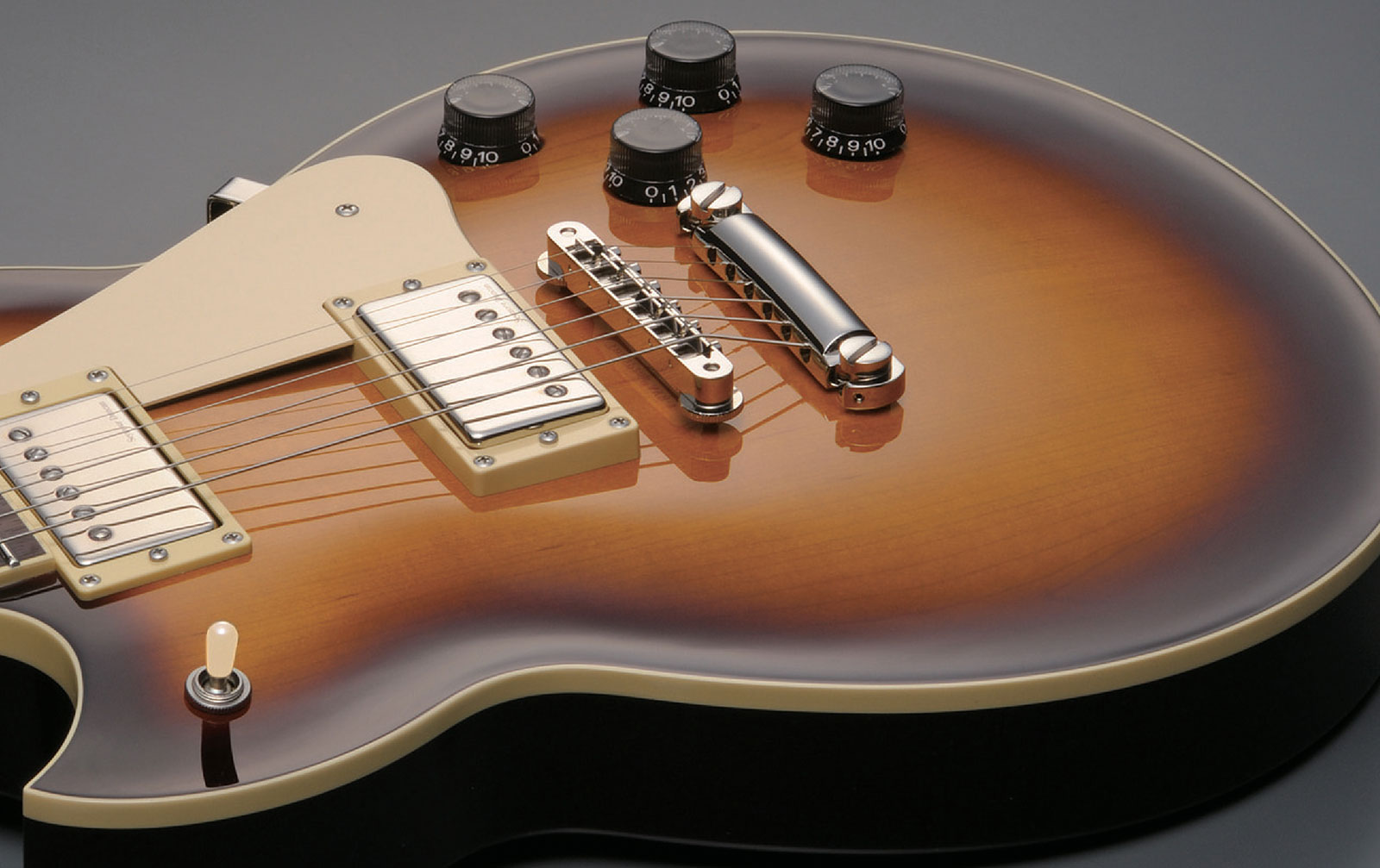 Yamaha SG 1820 Brown Sunburst