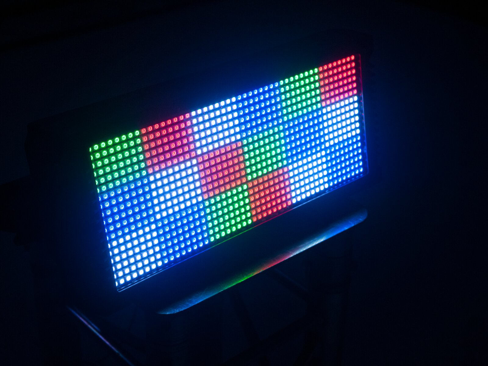 Eurolite LED Strobe SMD PRO 864 DMX RGB