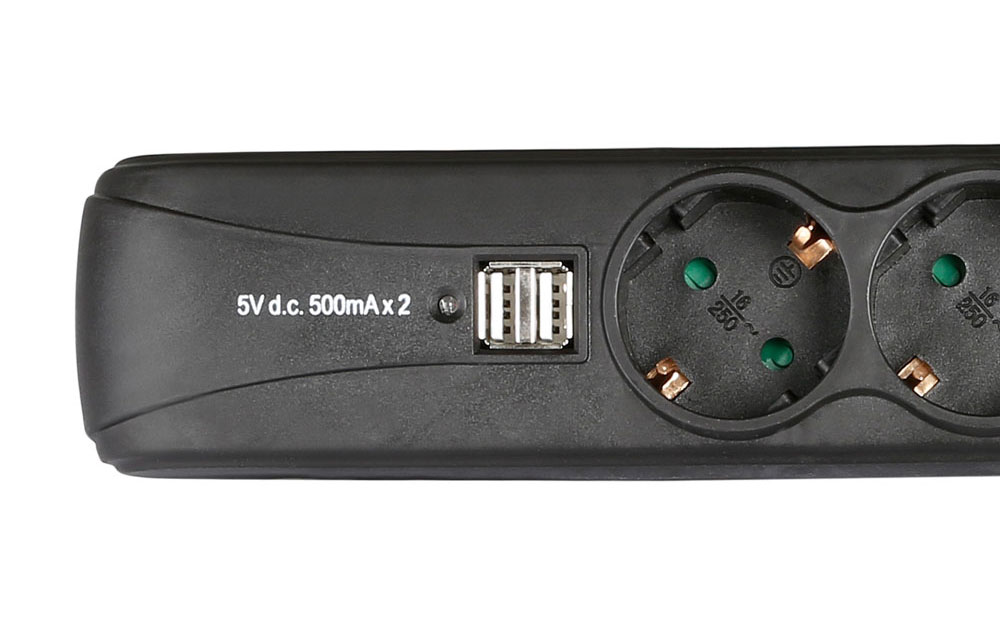 Adam Hall 8747 S 3 USB 3-fach Steckdosenleiste mit Schalter und 2 USB-Ladebuchsen