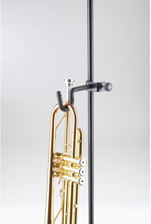 K&M 157 Trompetenhalter, schwarz