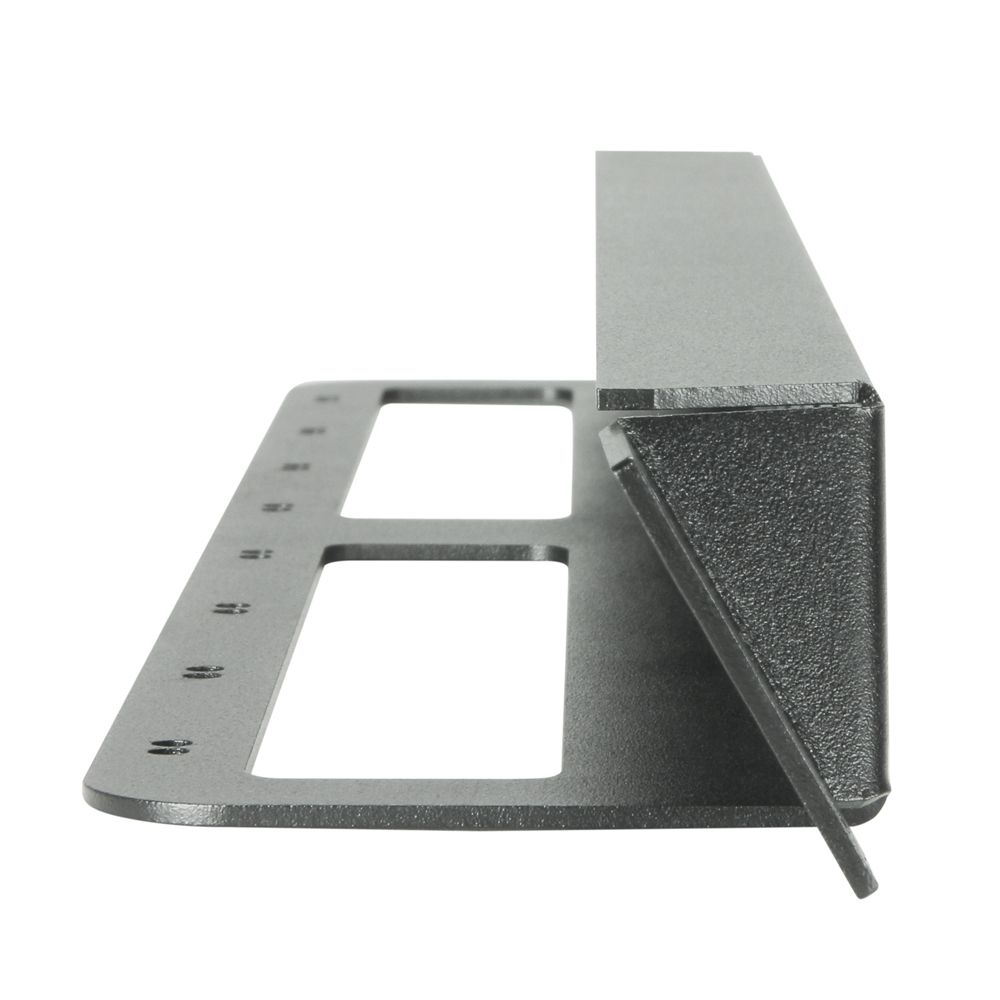 Adam Hall 872230 19" gewinkelte Rackblende für 8x D-TYPE Buchsen