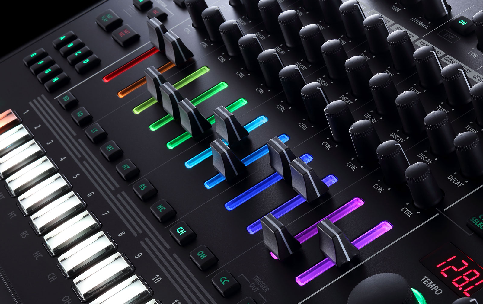 Roland AIRA TR-8S Rhythm Performer