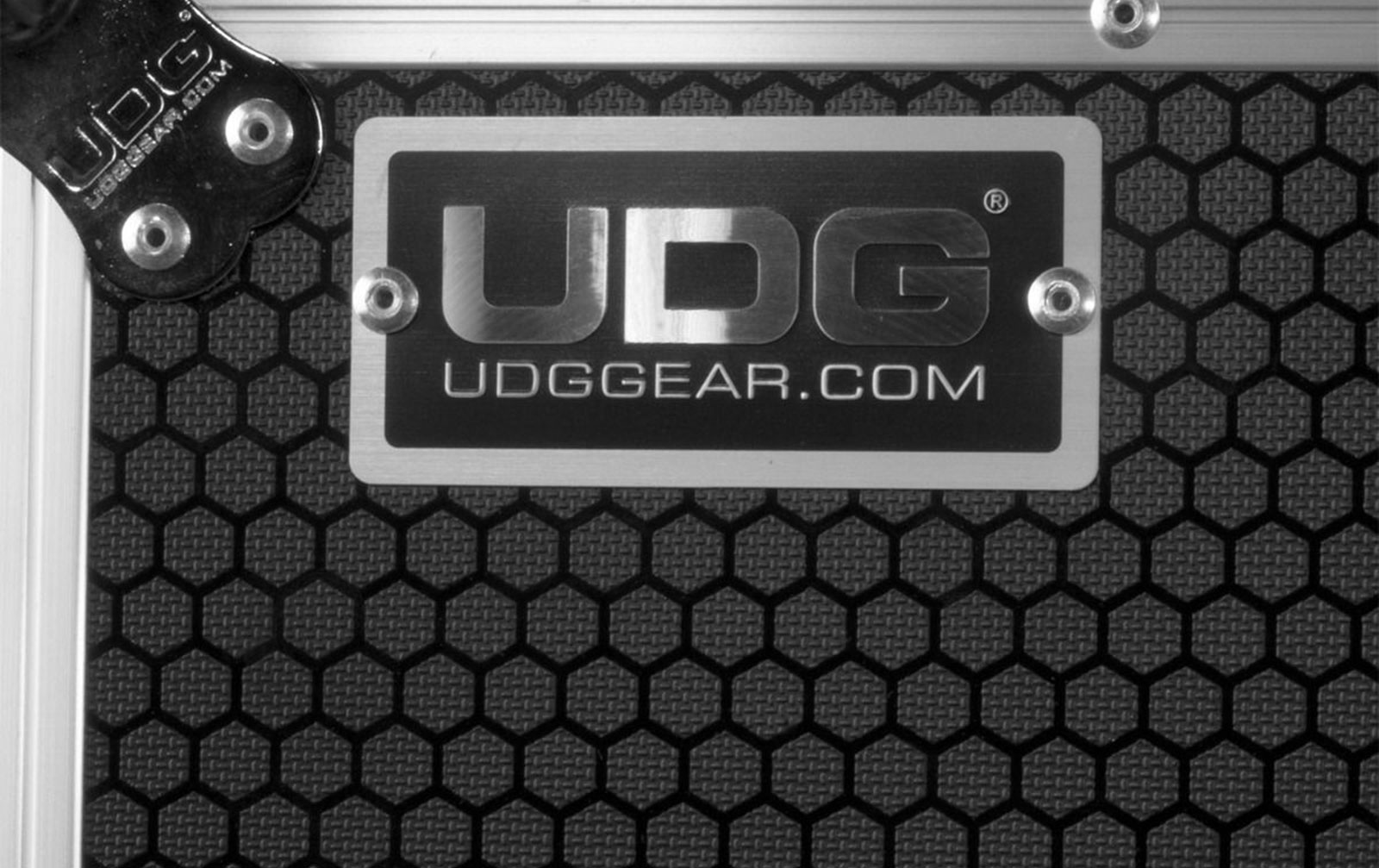 UDG Ultimate Flight Case Pioneer DDJ-800 Silver Plus (L) (U92071SL)