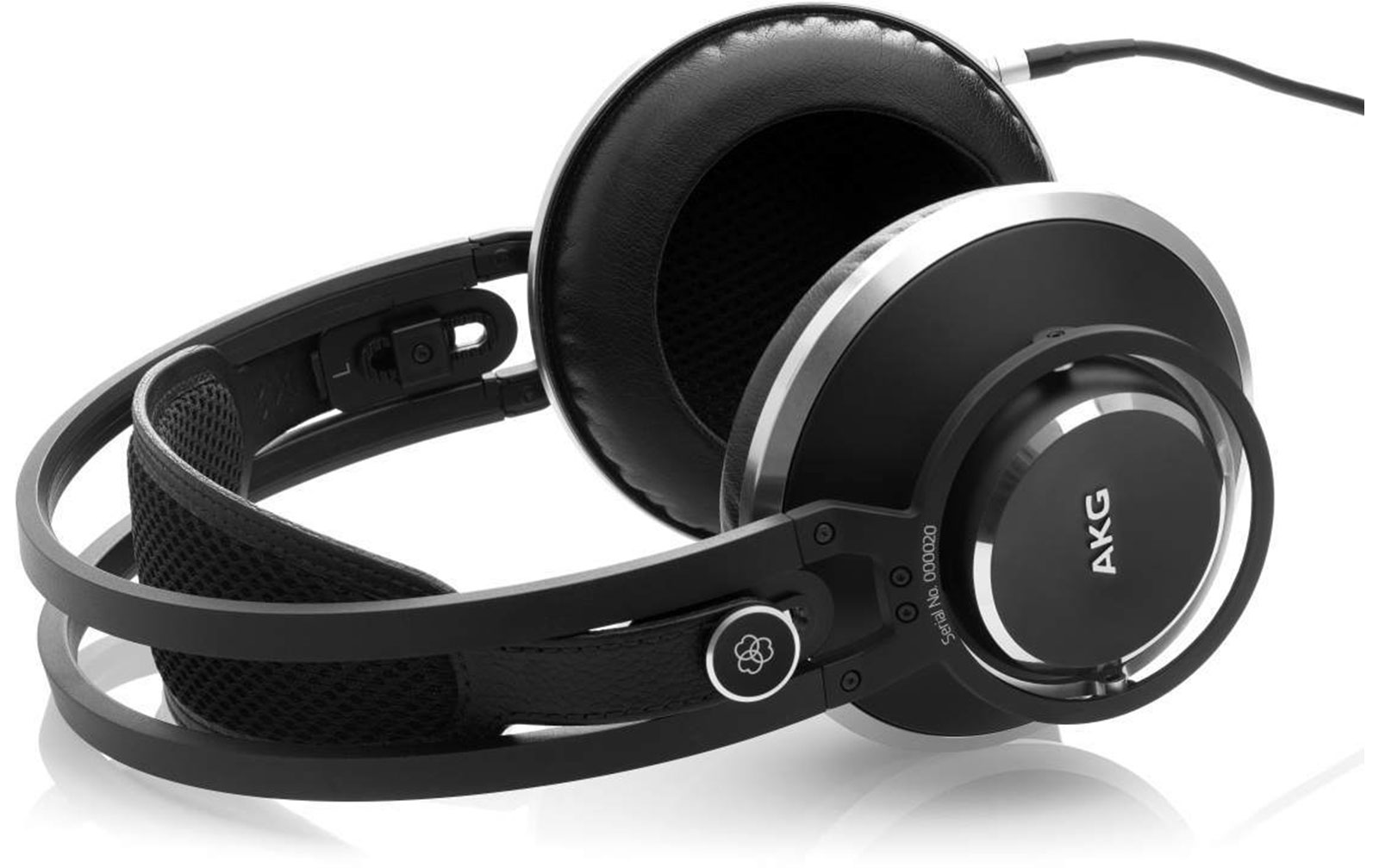 AKG K872