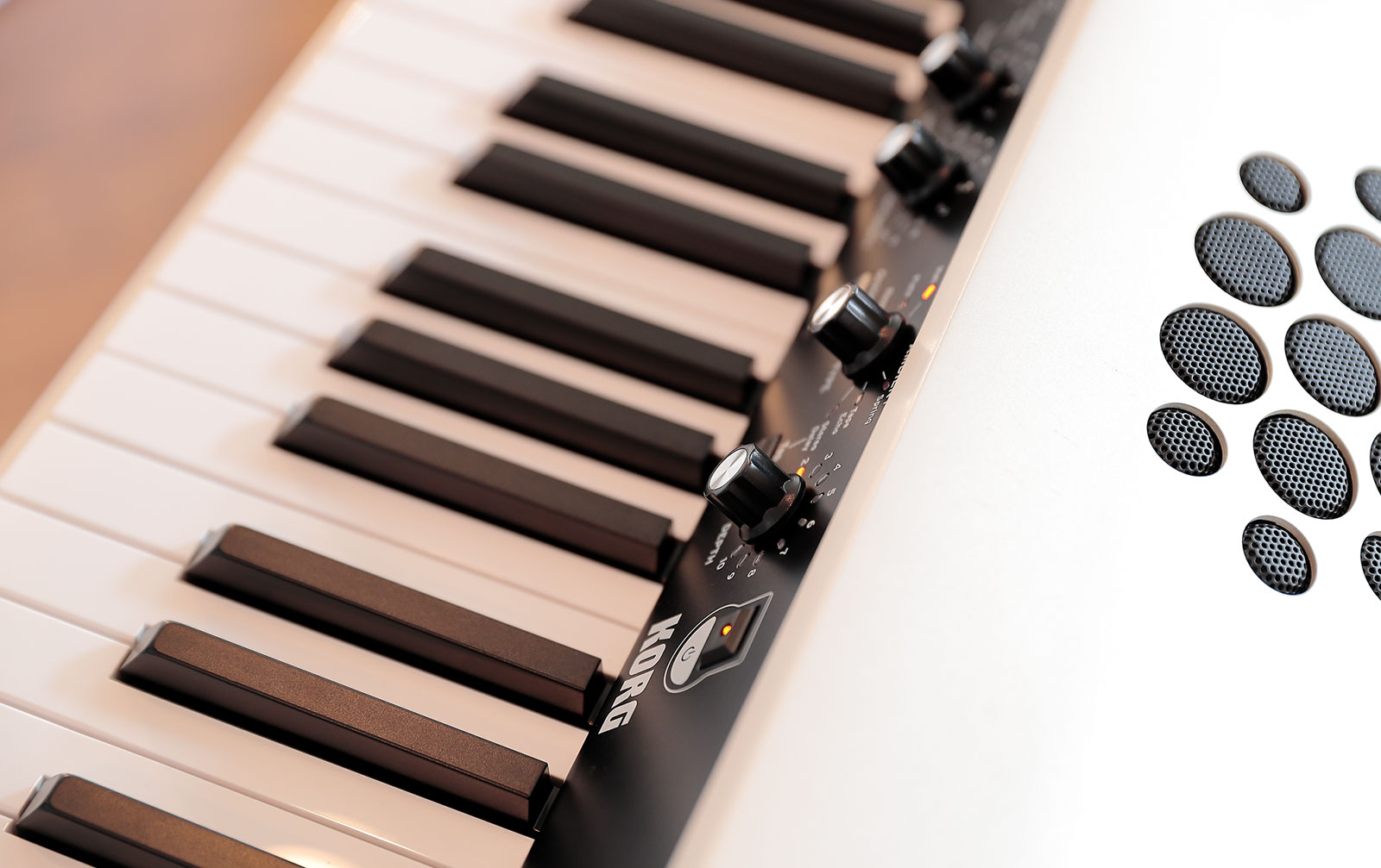 Korg SV2-88S Digitalpiano, weiß-metallic