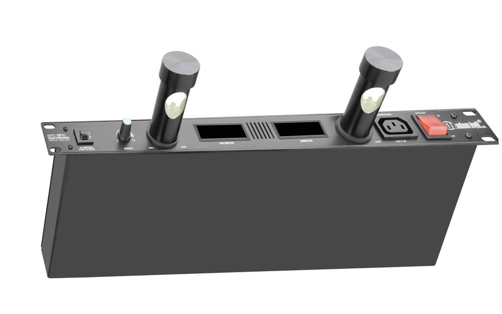 Adam Hall PCL 10 PRO Power Conditioner mit Volt- und Amperemeter, Display und Rack-Beleuchtung