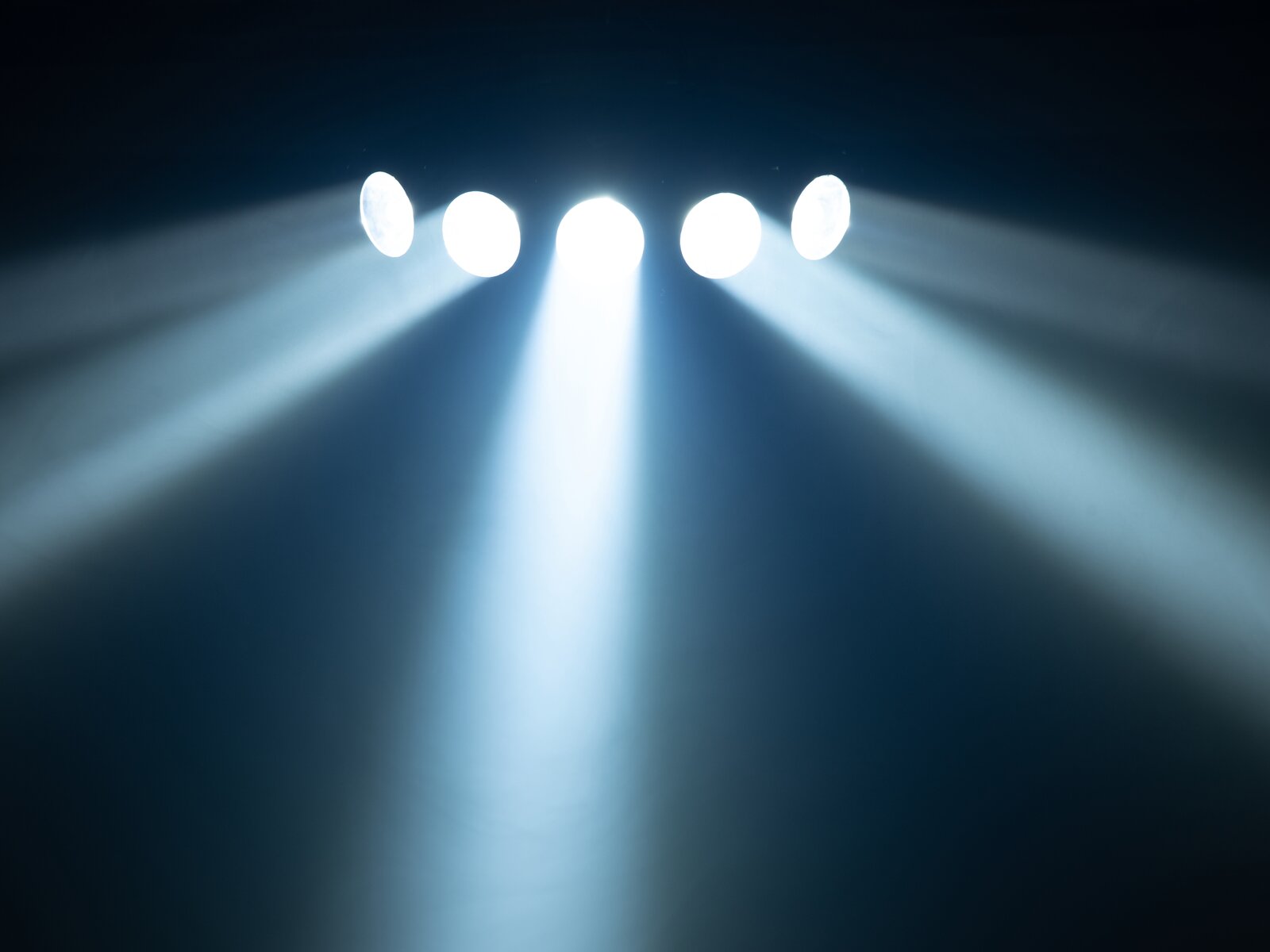 Eurolite LED SCY-500 CW Strahleneffekt