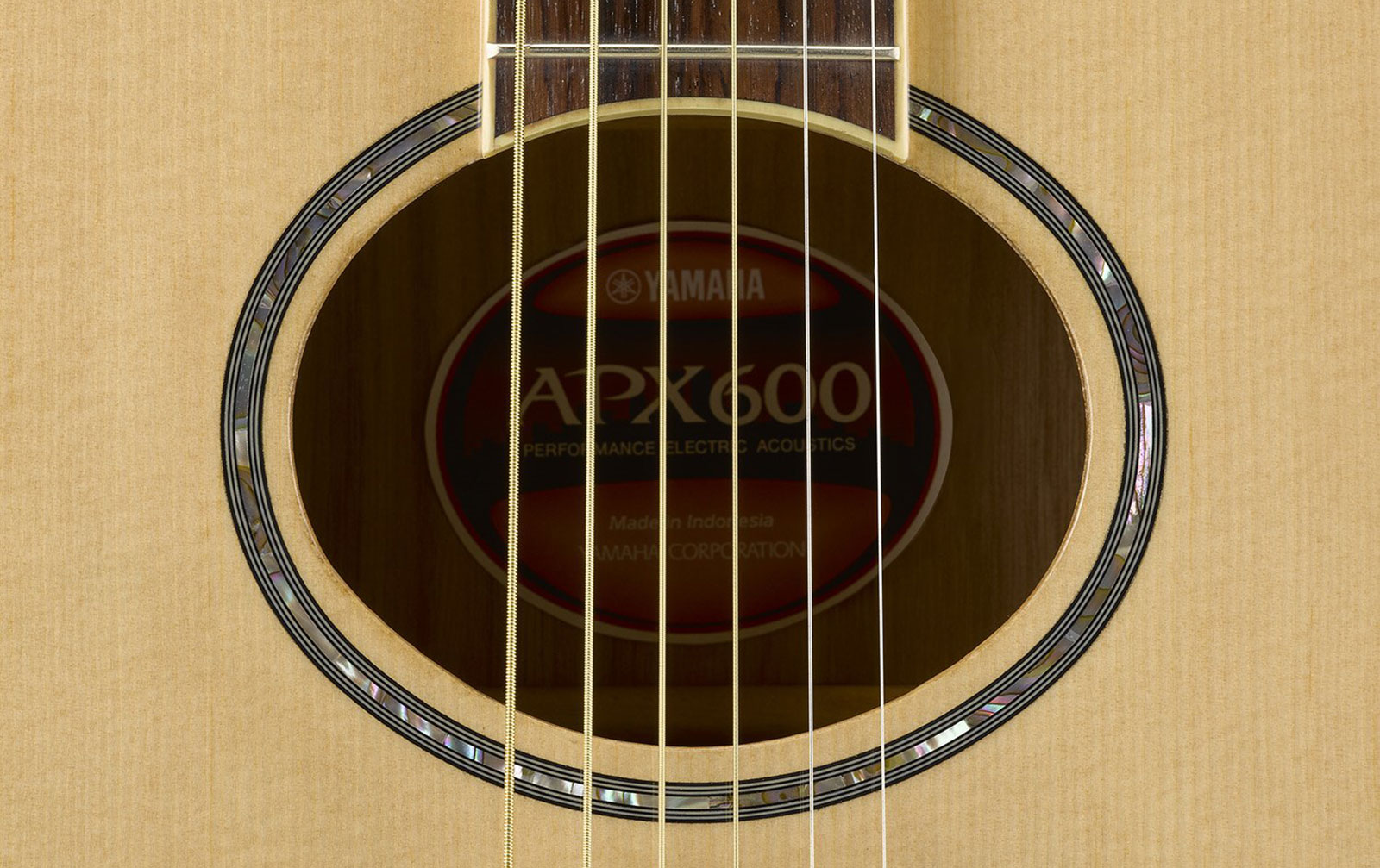 Yamaha APX600 Vintage White