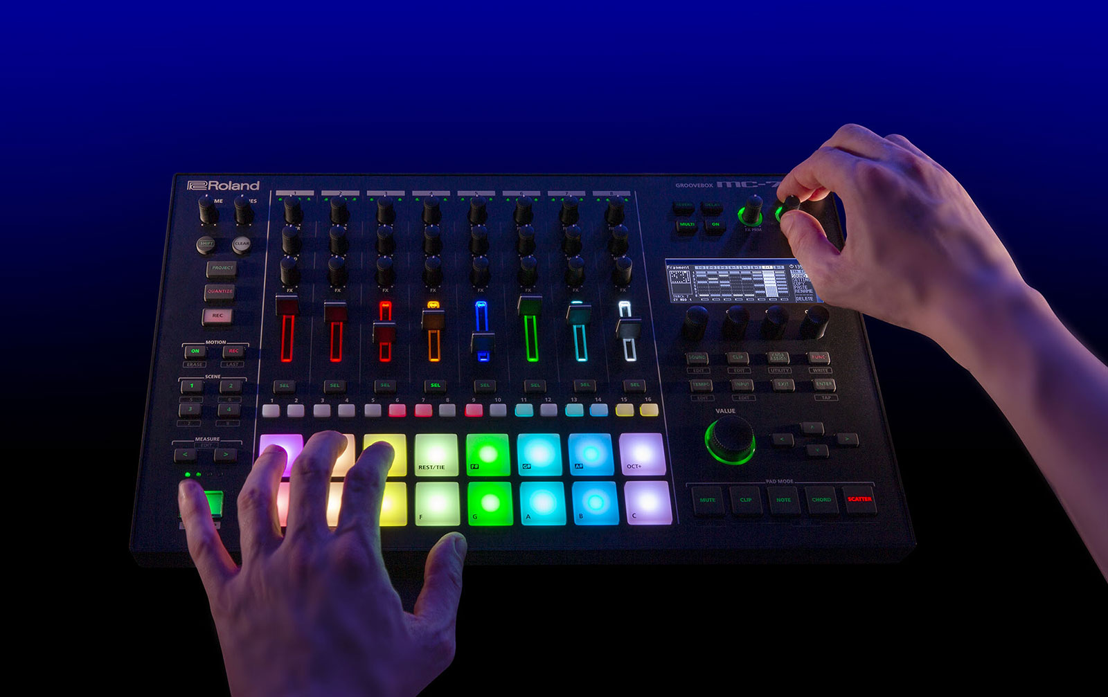 Roland MC-707 Groovebox