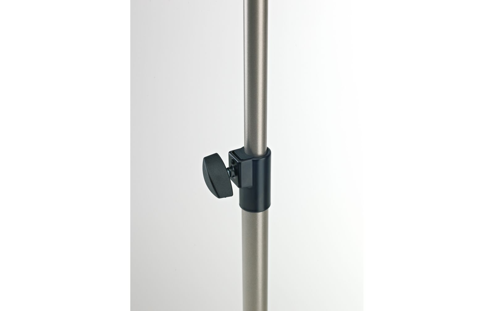 K&M 107 Notenpult, nickelfarbig