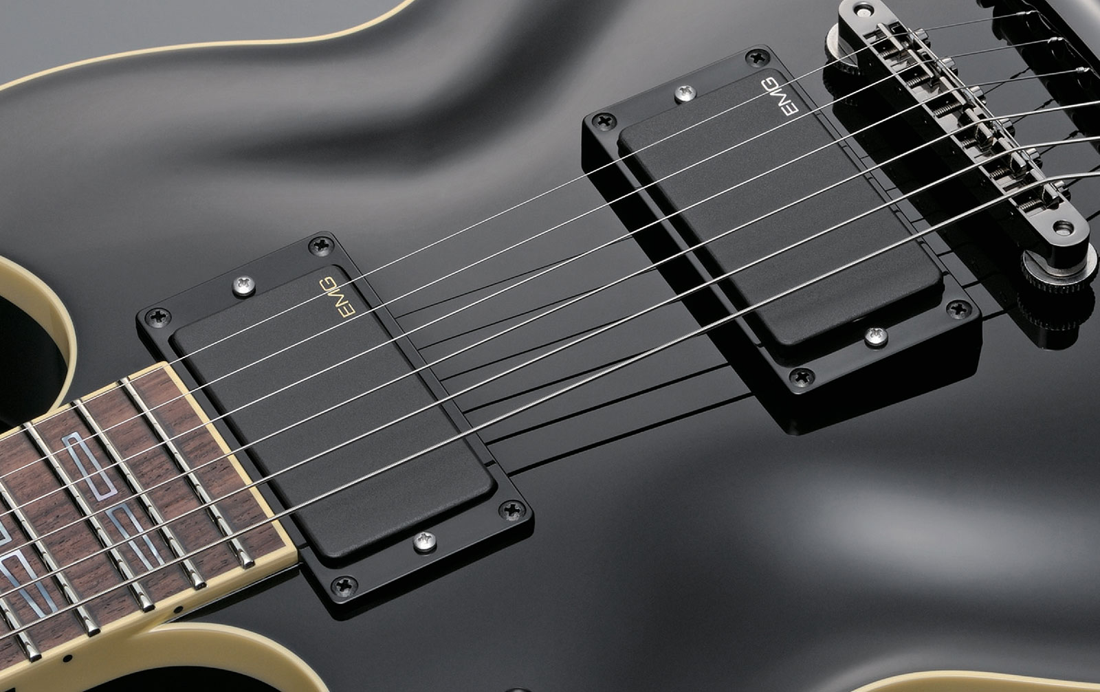 Yamaha SG 1802 Black