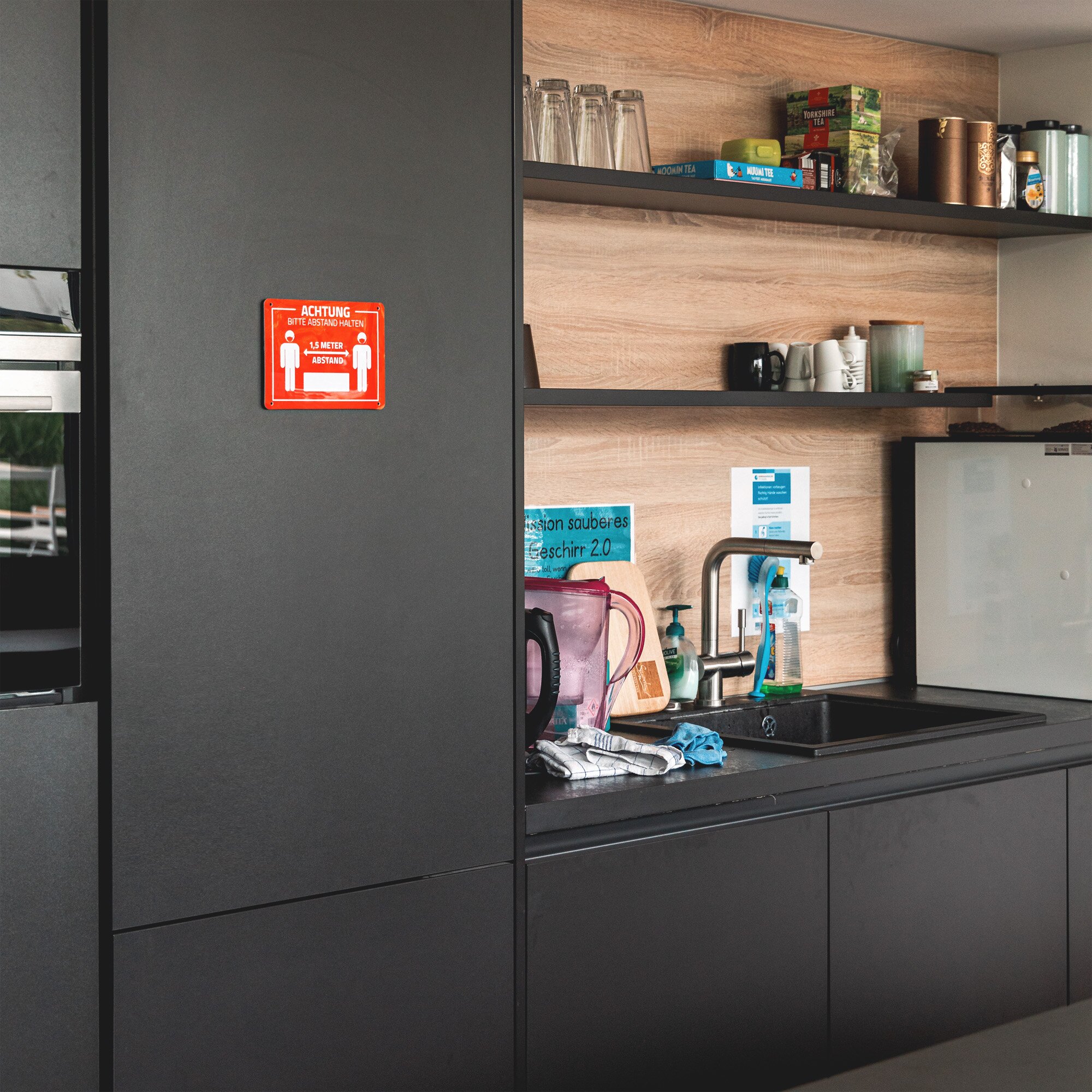 Adam Hall 88001 COR DE Hinweisschild 177x127mm "Abstand halten" Deutsch