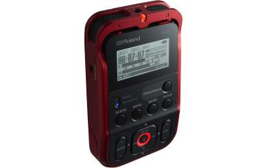 Roland R-07 red